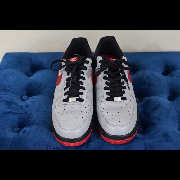 Men’s 9.5 AF1 Gray Blk/Varsity Red 07’ - Picture 5 of 7